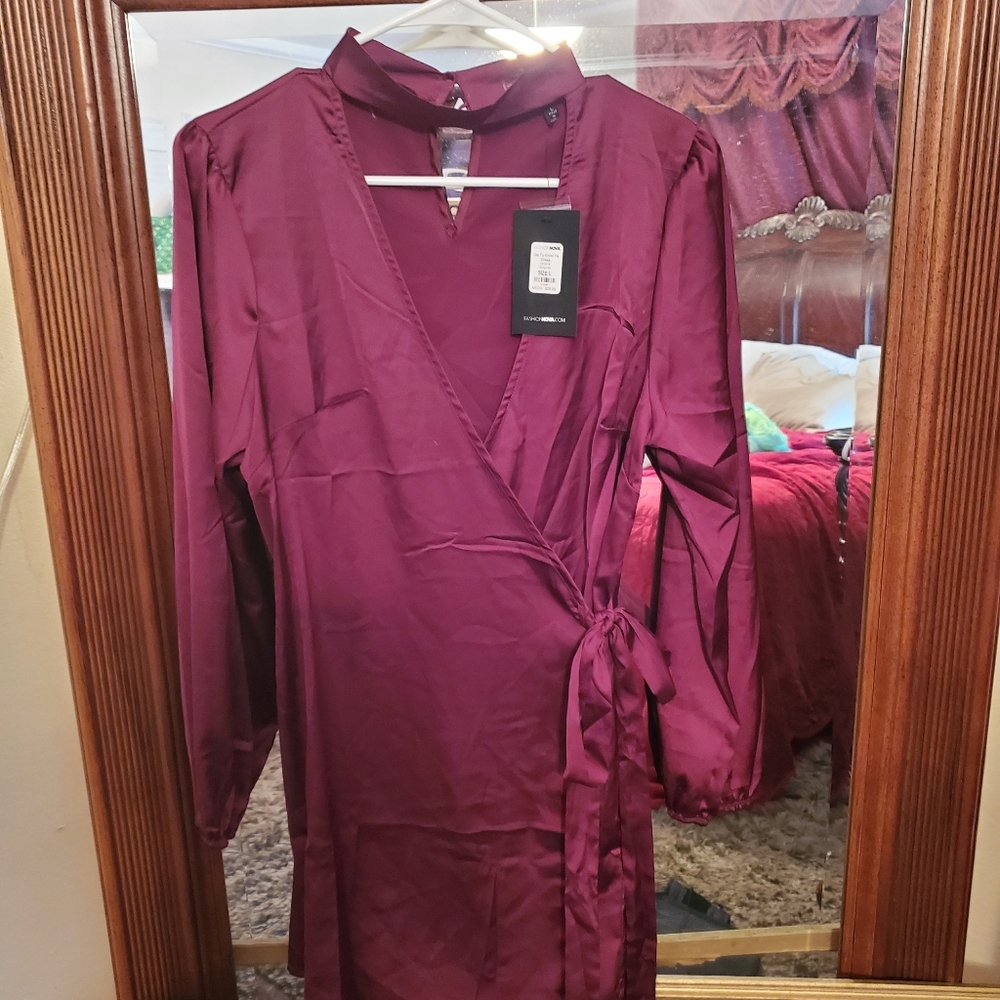 Dress - Picture 3 of 3